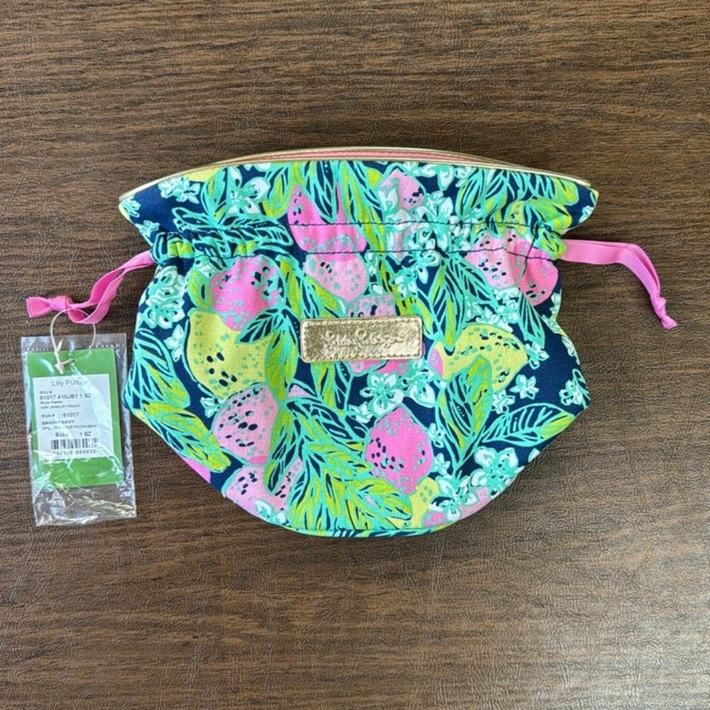 NWT Lilly Pulitzer Tropical Print Drawstring Pouch